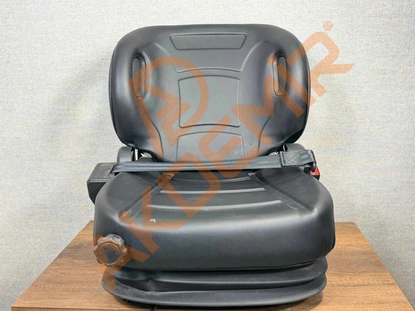 FORKLİFT KOLTUĞU TCM KOMATSU TOYOTA TİPİ SÜSPANSİYONLU